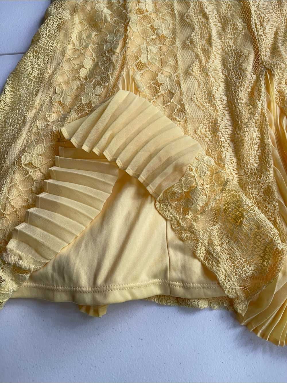 Disney The beauty and the beast dress size S - Picture 8 of 9